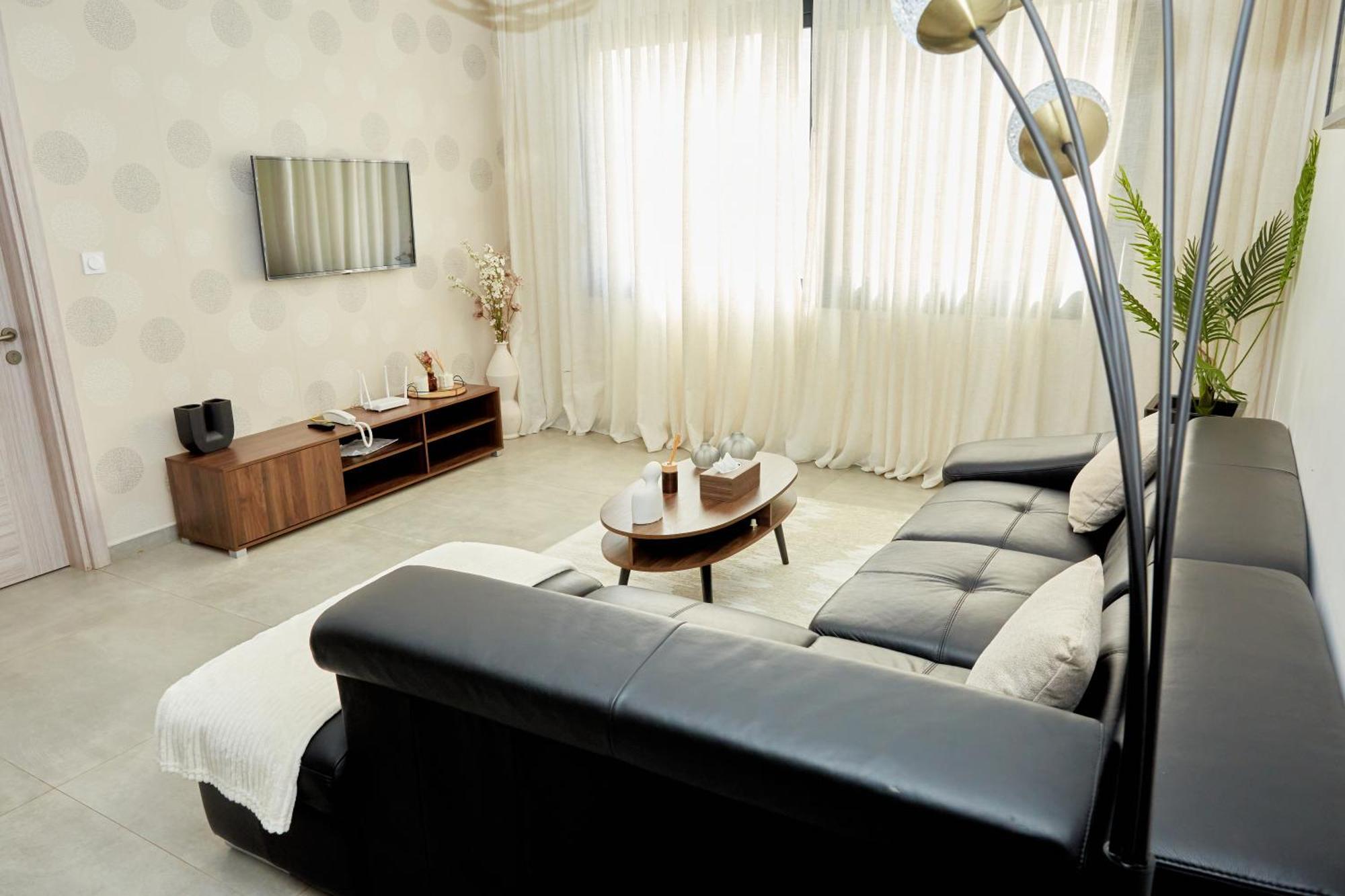 Thea Apartahotel *